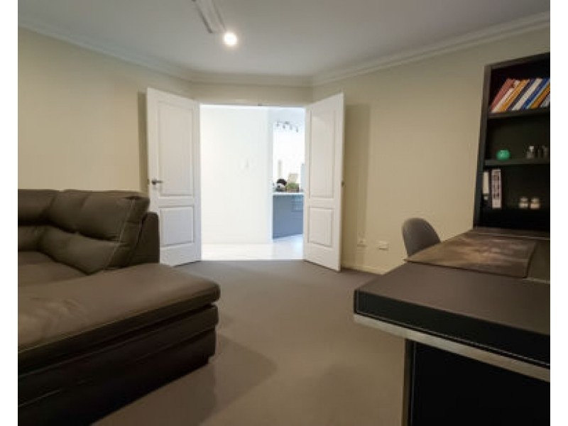 14 southern cross close, Telina QLD 4680