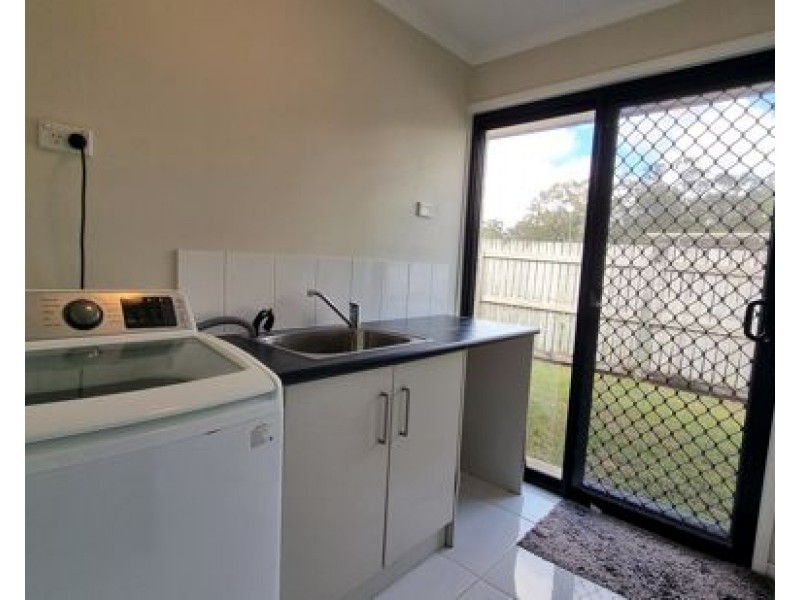 14 southern cross close, Telina QLD 4680