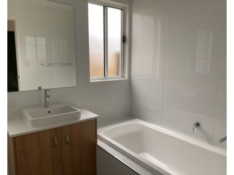 2/10 Bundy Court, Pimpama QLD 4209