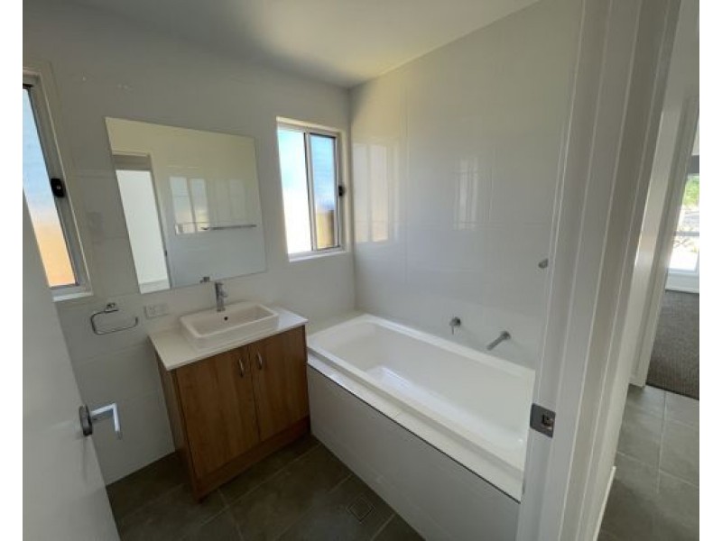 2/10 Bundy Court, Pimpama QLD 4209