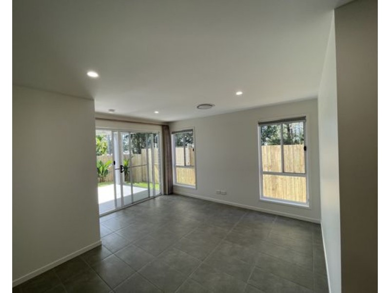2/10 Bundy Court, Pimpama QLD 4209