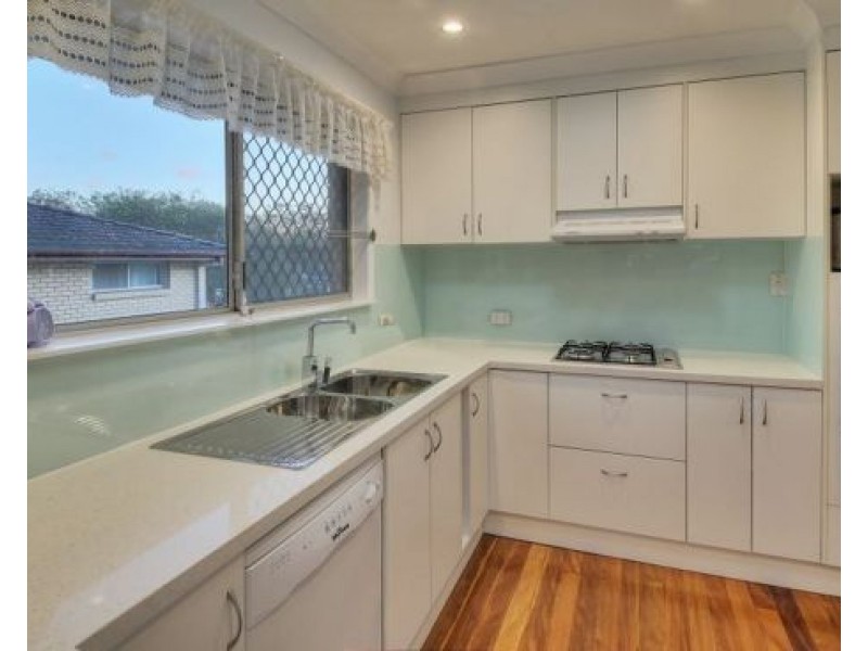 13 Nevern Street, Macgregor QLD 4109