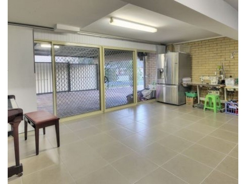 13 Nevern Street, Macgregor QLD 4109