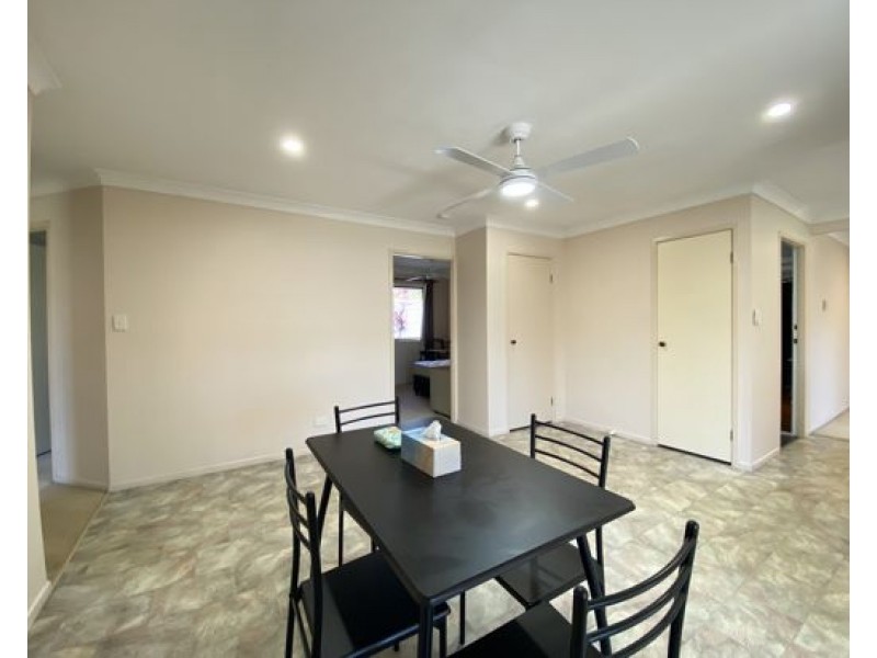 16 Daydream Place, Eight Mile Plains QLD 4113