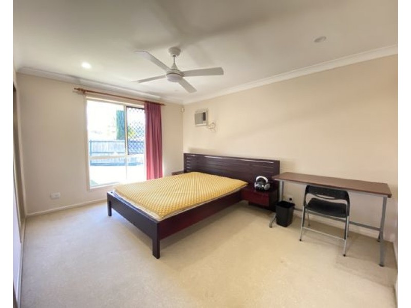 16 Daydream Place, Eight Mile Plains QLD 4113