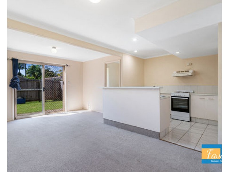 42 63 Olsen Avenue, Labrador QLD 4215