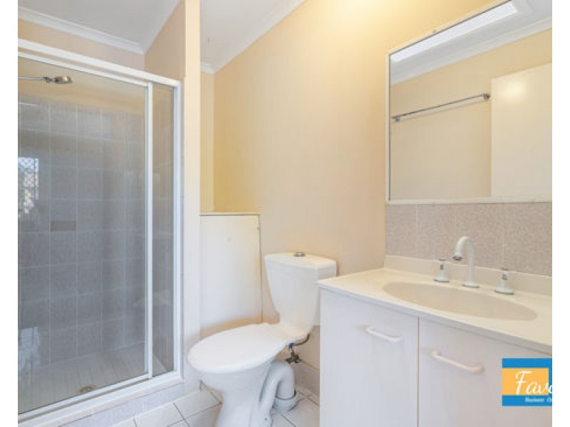 42 63 Olsen Avenue, Labrador QLD 4215