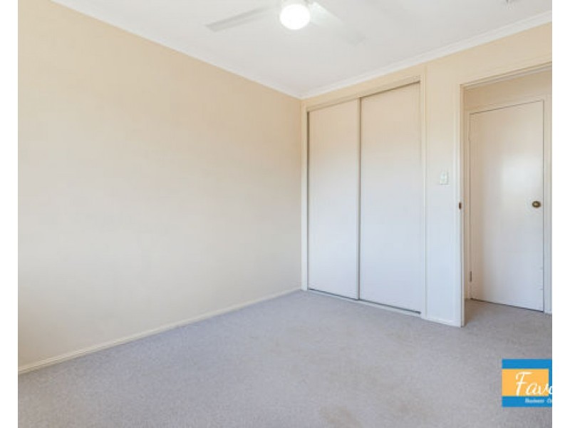 42 63 Olsen Avenue, Labrador QLD 4215