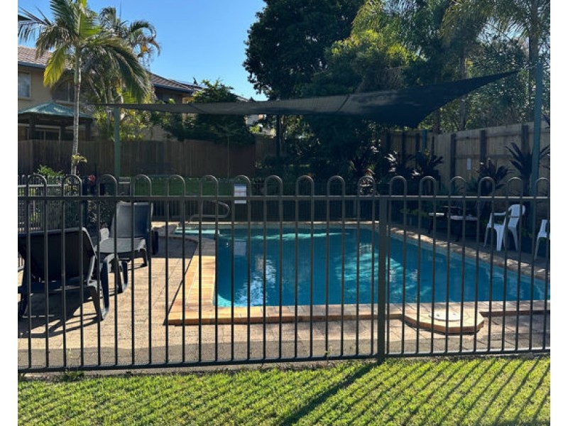 42 63 Olsen Avenue, Labrador QLD 4215