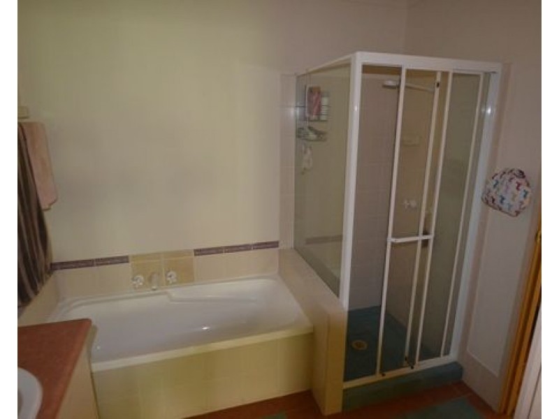 232 Guineas Creek Rd, Elanora QLD 4221