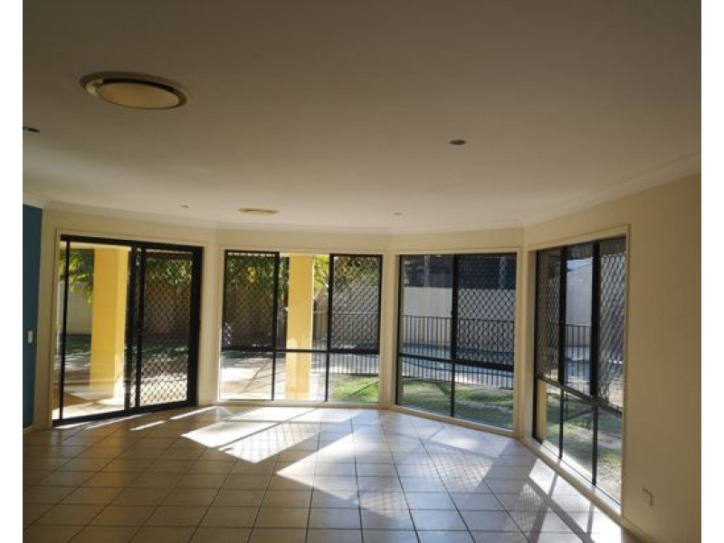 79 Arun Drive, Arundel QLD 4214