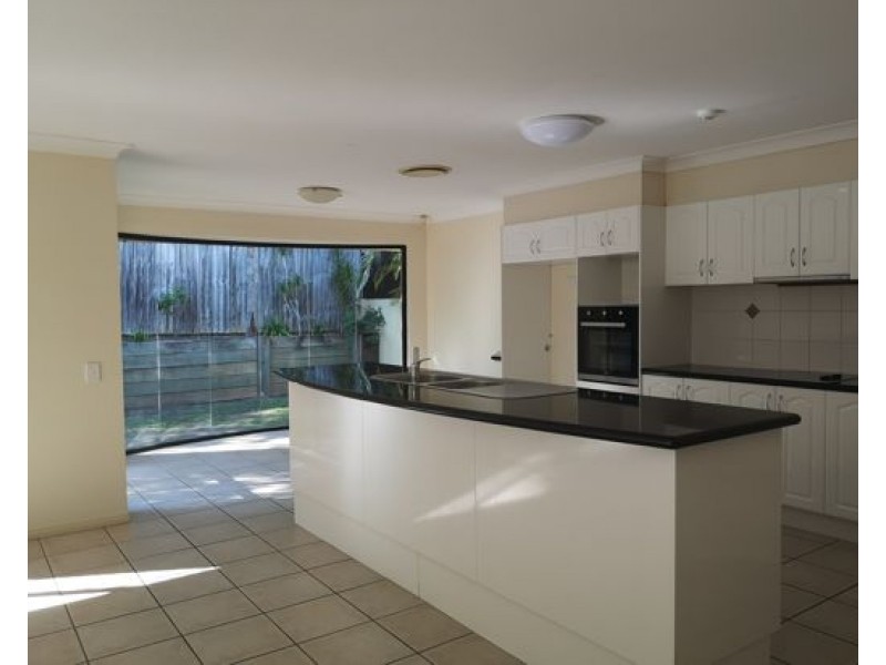 79 Arun Drive, Arundel QLD 4214