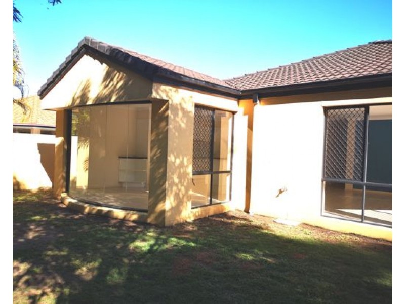 79 Arun Drive, Arundel QLD 4214