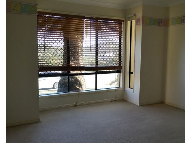 79 Arun Drive, Arundel QLD 4214