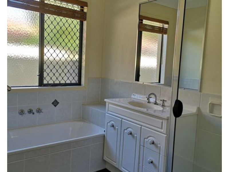 79 Arun Drive, Arundel QLD 4214