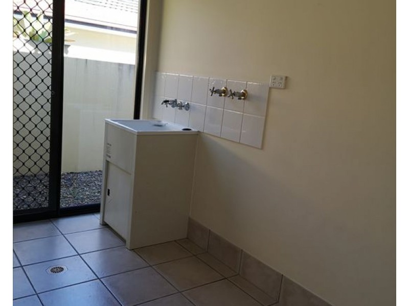 79 Arun Drive, Arundel QLD 4214