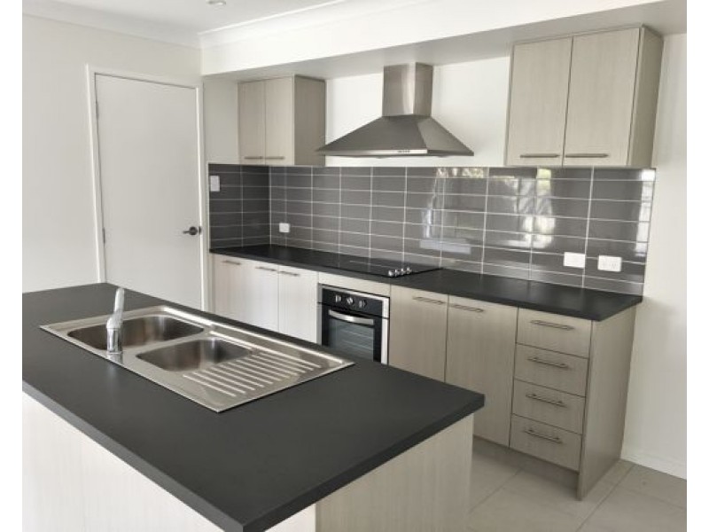 150B Chatswood Rd, Daisy Hill QLD 4127