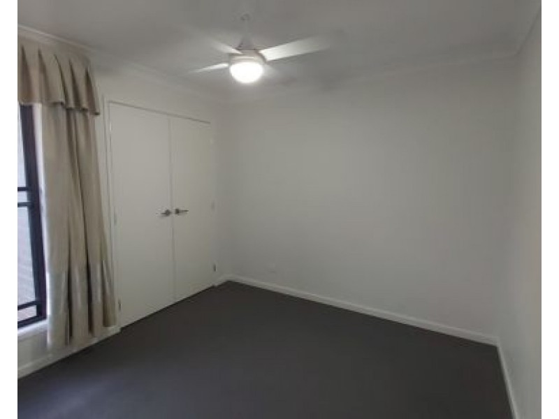 150B Chatswood Rd, Daisy Hill QLD 4127