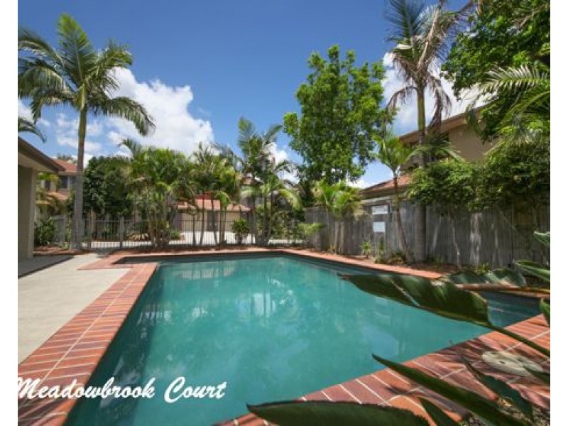 34 University Drive, Meadowbrook QLD 4131