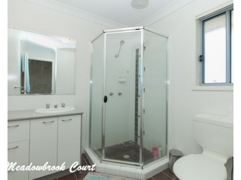 34 University Drive, Meadowbrook QLD 4131