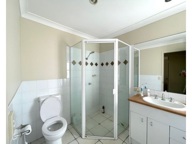 3/38 Robert Street, Labrador QLD 4215