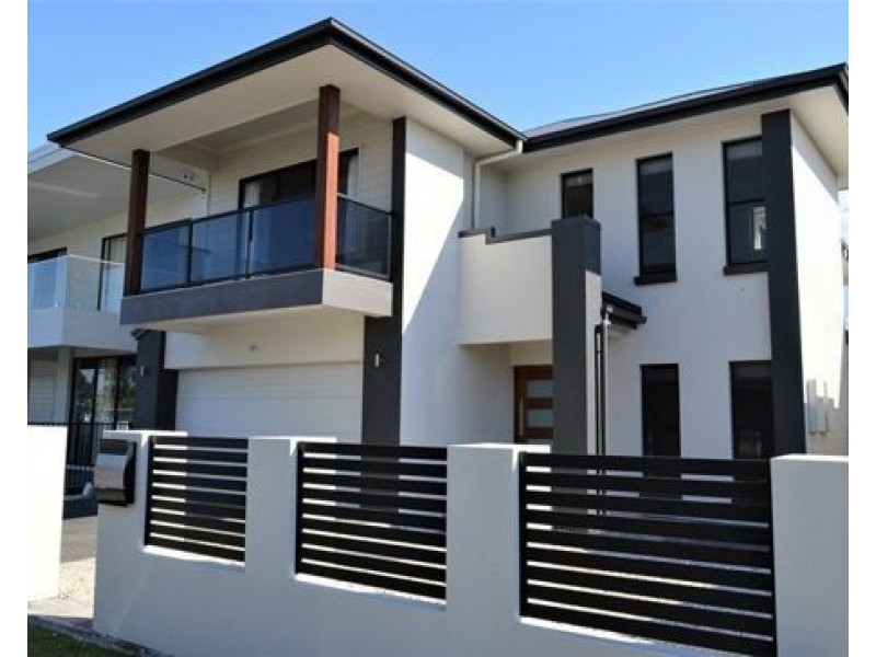 7 Jurien Crescent, Varsity Lakes QLD 4227
