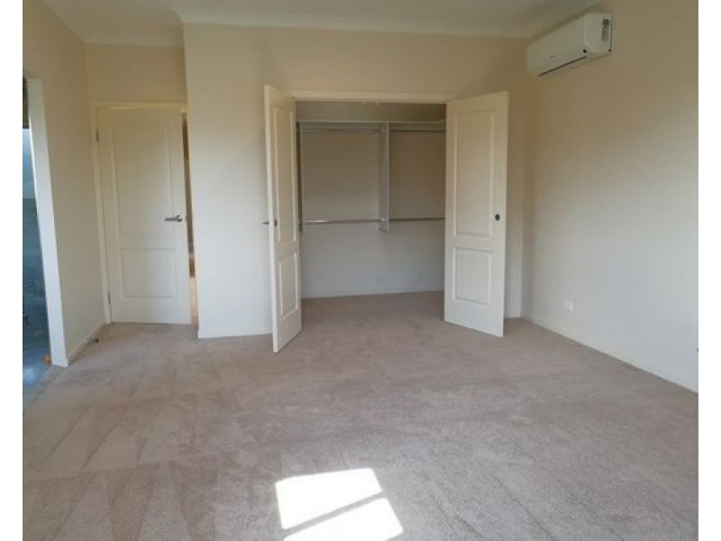 7 Jurien Crescent, Varsity Lakes QLD 4227