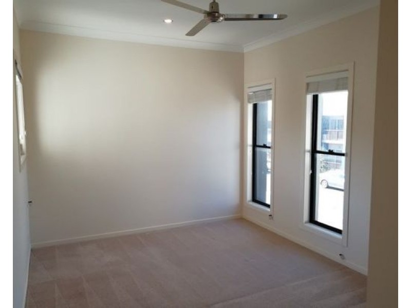 7 Jurien Crescent, Varsity Lakes QLD 4227