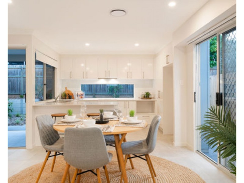 20 Emerald Place, Bridgeman Downs QLD 4035