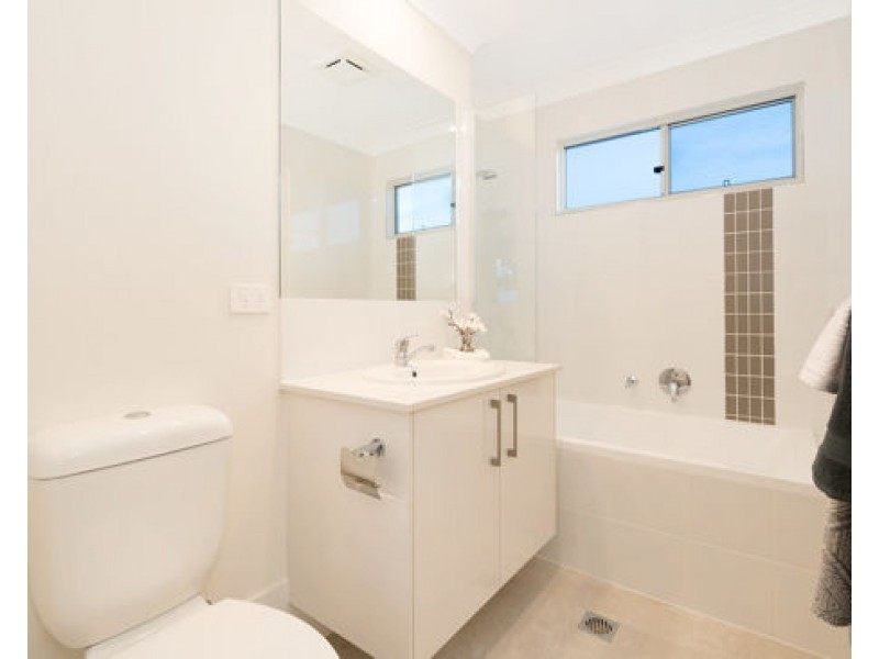 20 Emerald Place, Bridgeman Downs QLD 4035
