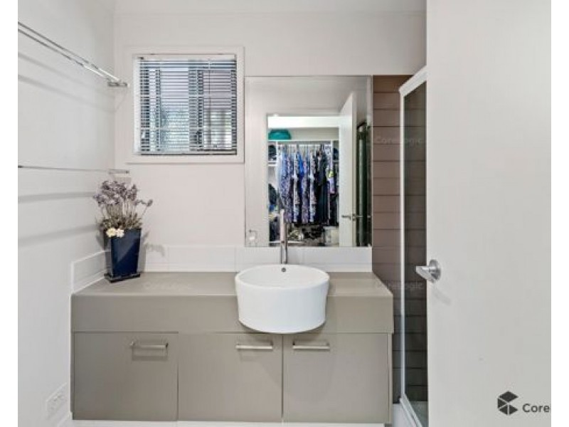26/2 Jefferson Court, Upper Coomera QLD 4209
