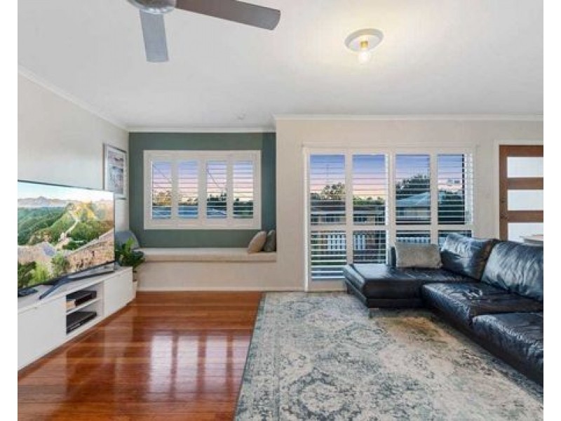 11 Colington Street, Mansfield QLD 4122