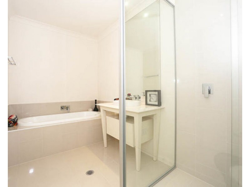 138 North Hill Drive, Robina QLD 4226