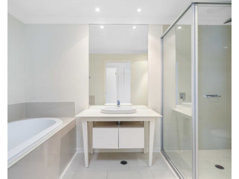 138 North Hill Drive, Robina QLD 4226