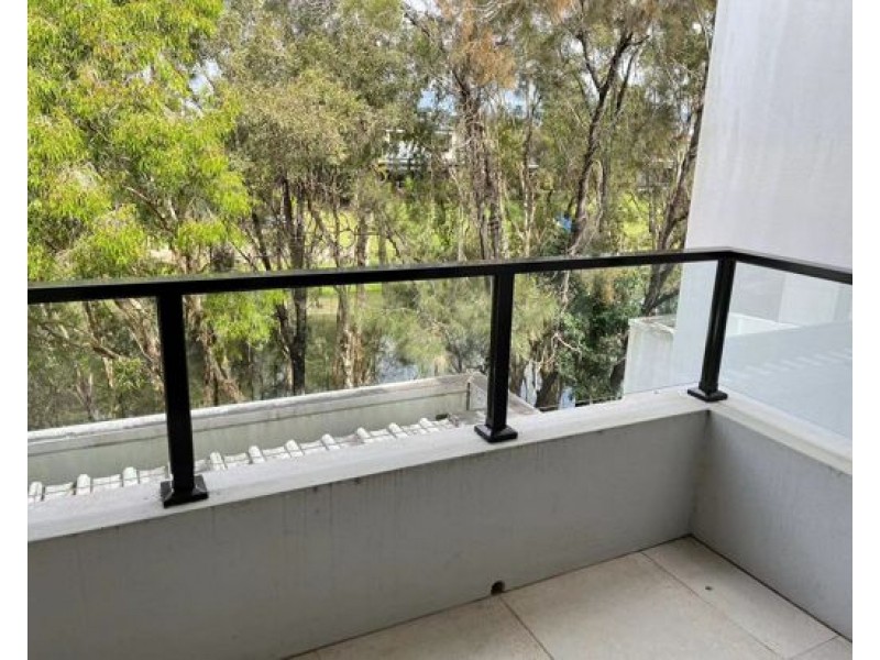 102 Florabella Drive, Robina QLD 4226