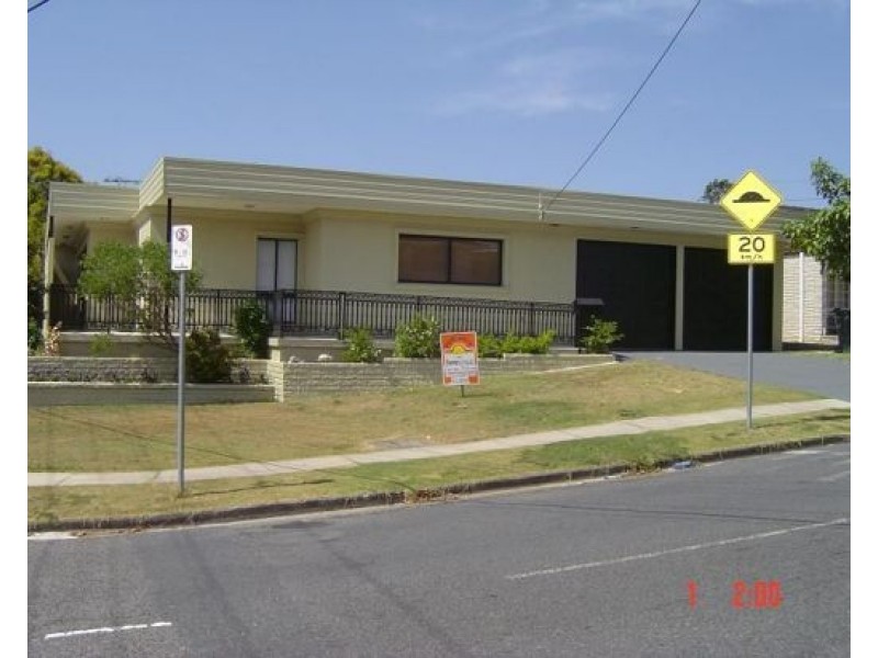 2 Endsleigh Street, Macgregor QLD 4109