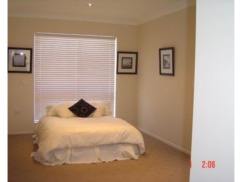 2 Endsleigh Street, Macgregor QLD 4109