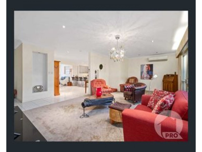 2 Endsleigh Street, Macgregor QLD 4109