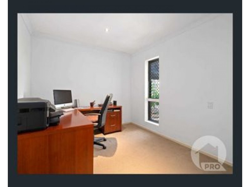 2 Endsleigh Street, Macgregor QLD 4109