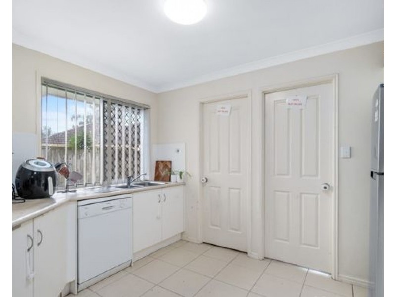 13 Lenton Place, Calamvale QLD 4116