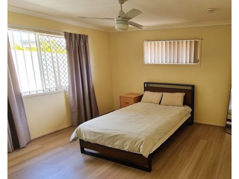 13 Lenton Place, Calamvale QLD 4116