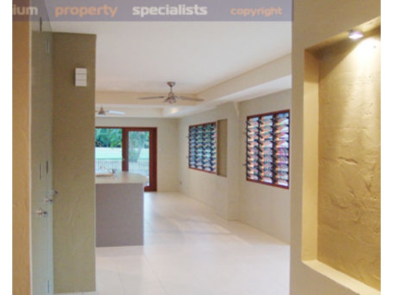 1/82 Cedar Road, Palm Cove QLD 4879