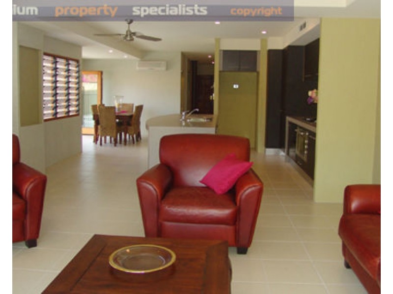 1/82 Cedar Road, Palm Cove QLD 4879
