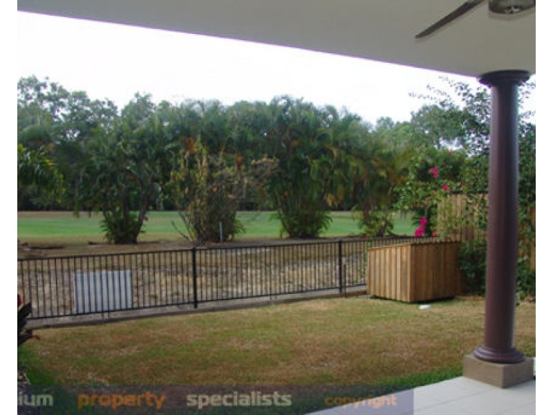 1/82 Cedar Road, Palm Cove QLD 4879