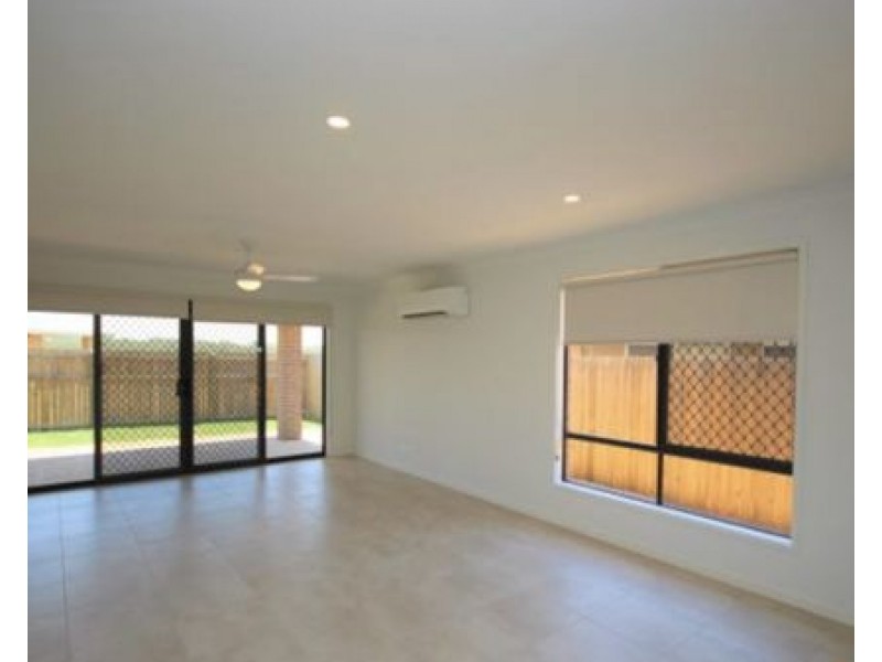 10 Como Way, Redbank QLD 4301