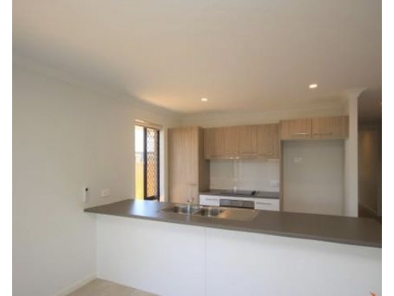 10 Como Way, Redbank QLD 4301