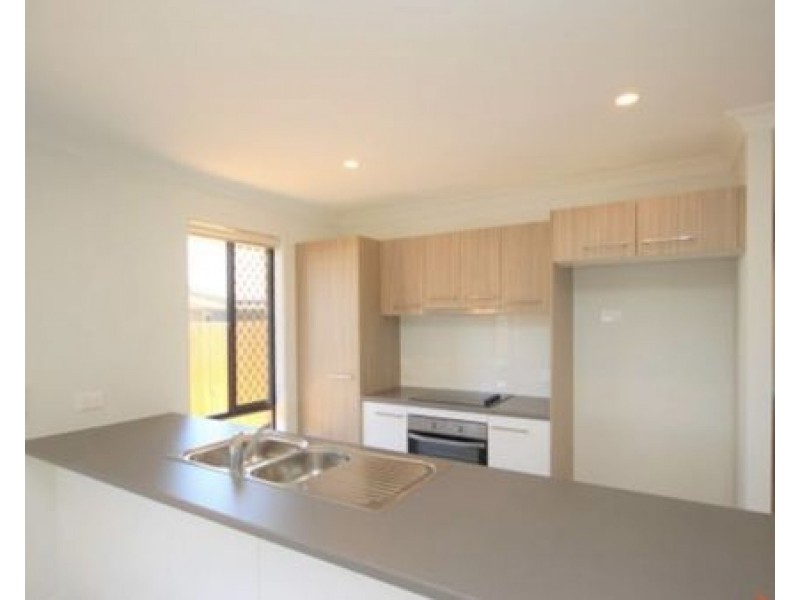 10 Como Way, Redbank QLD 4301