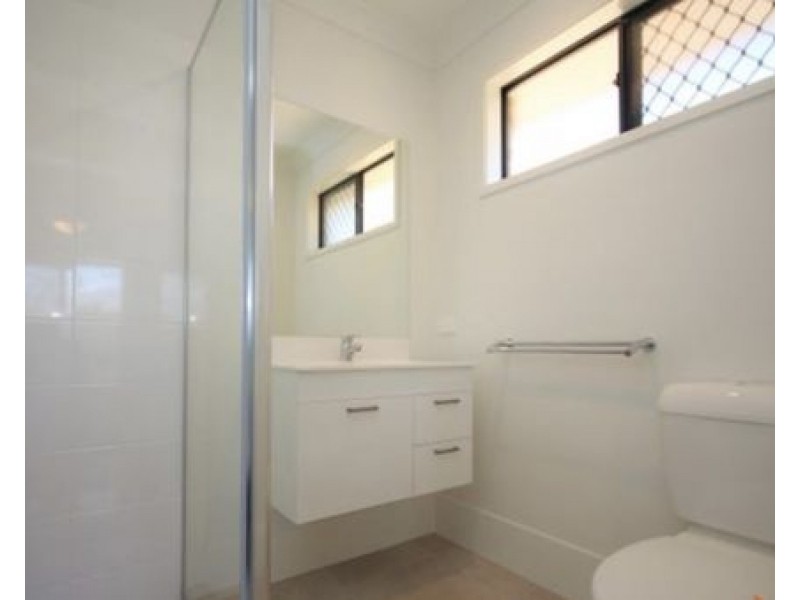 10 Como Way, Redbank QLD 4301