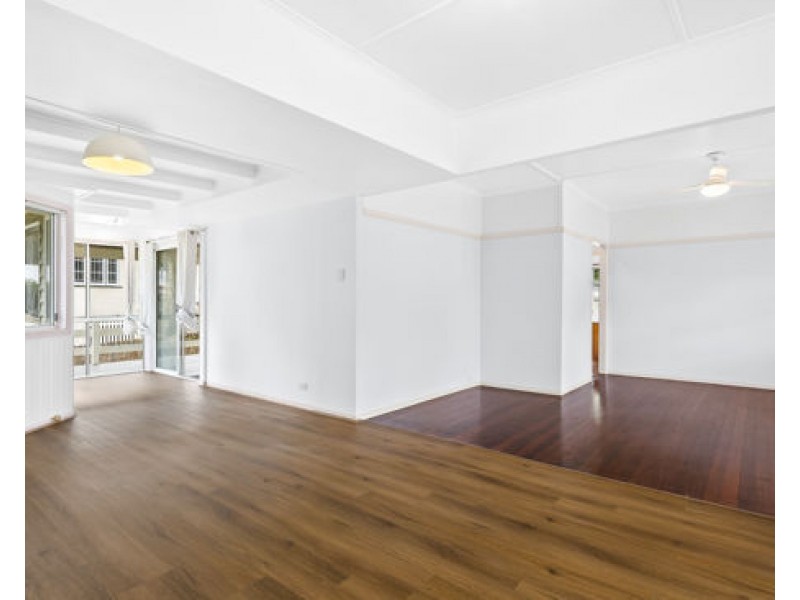 23 Roscoe Street, Holland Park QLD 4121