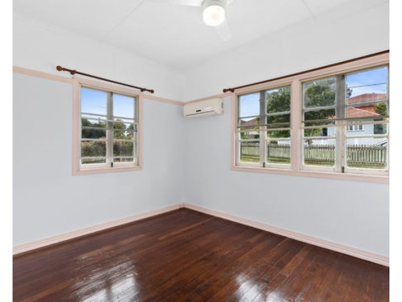 23 Roscoe Street, Holland Park QLD 4121